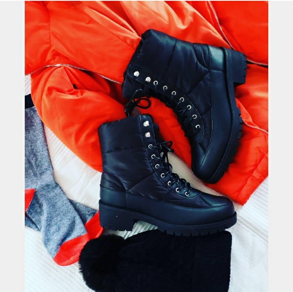 🚨Sweater Weather// black puffy boot - Picture 6 of 7